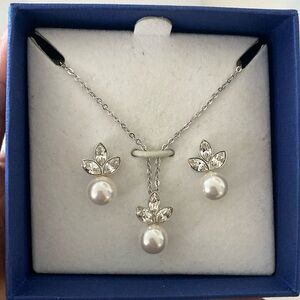 Swarovski pear necklace and earrings set